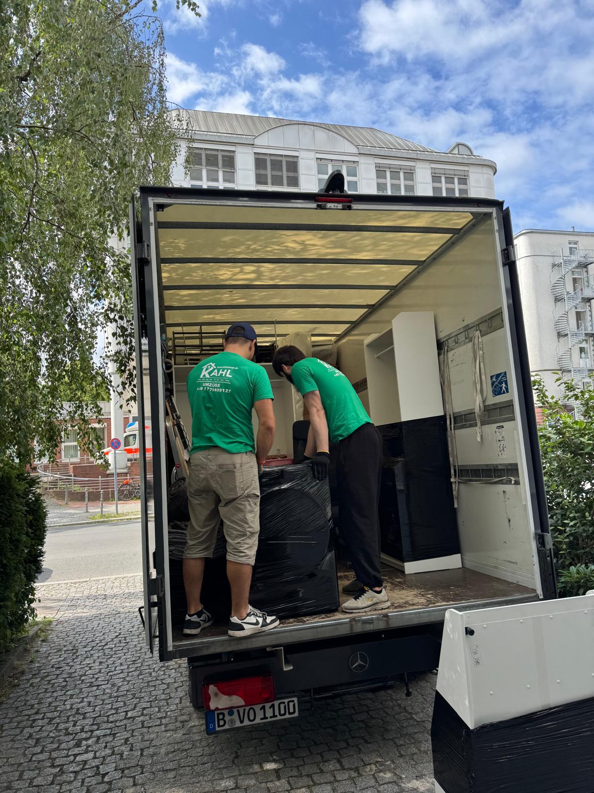 Umzugsservice Berlin – sorgfältiges Verpacken der Möbel